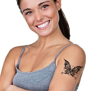 Zwarte Tribal Vlinder Tattoo