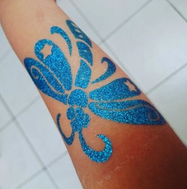 Blaue Libelle Glitzern Tattoos