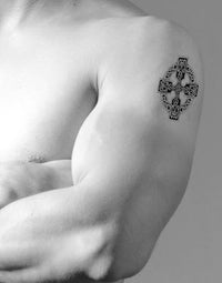 Keltische Mystik Kreuz Tattoo