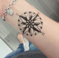 Strepik Kompass Tattoo