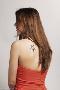 Große Cool Stern Tattoo