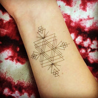 Kompliziertes Dreieck Geometrisch Tattoo
