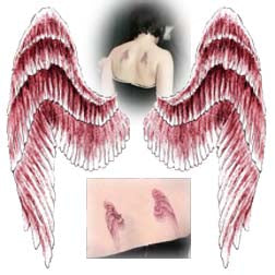 Kelly Osbourne - Engelenvleugels Tattoo