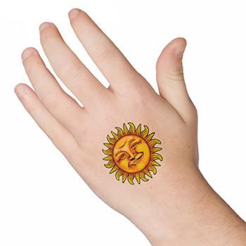 Gläckliche Sonne Tattoo