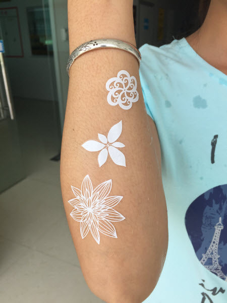 Witte Lace Happy Bloemen Tattoos