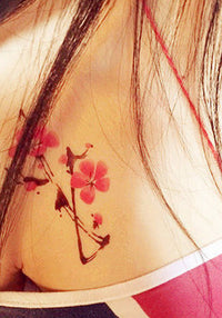 Aquarell Rote Blumen Tattoo