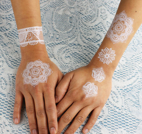 Witte Henna Mandala Tattoos