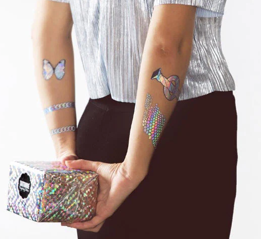 Los 15 mejores tatuajes holográficos