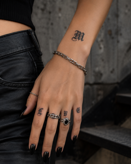 Gothic Tattoo Buchstaben