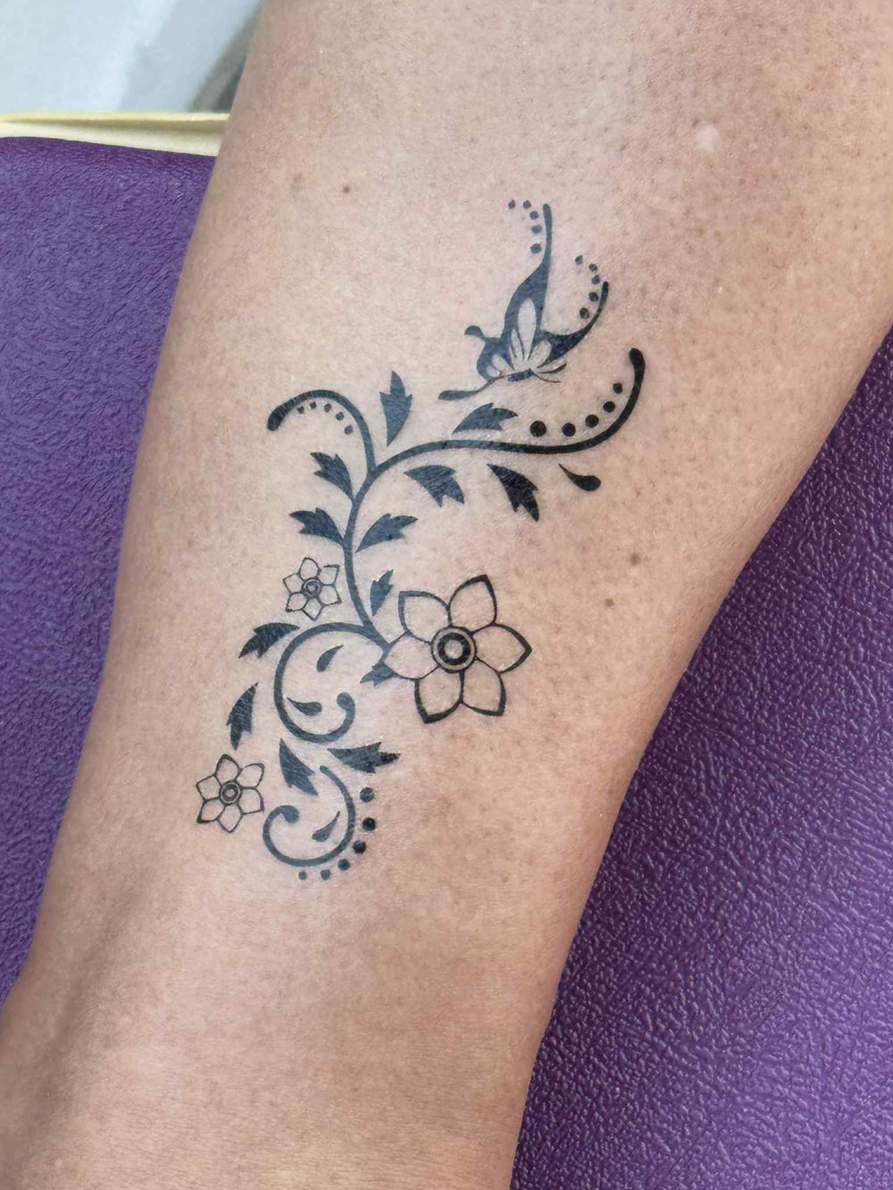 Lente Bloem & Vlinder Tattoo