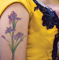 Tatouage temporaire d'un Iris aquarelle
