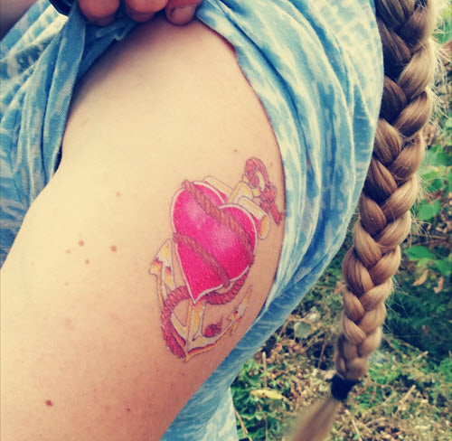 Tatuaje De Corazón De Anclaje