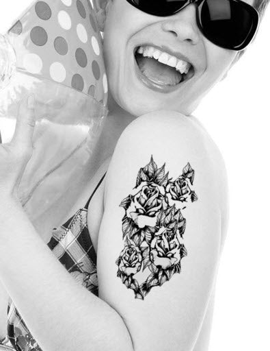 Tatuaje De Rosas Blancas y Negras