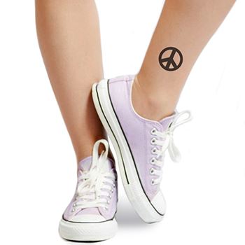 Schwarze Friedenszeichen Tattoo