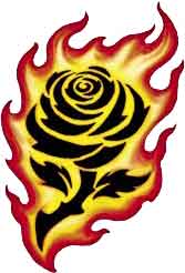 Schwarze Rose mit Flammen Tattoo