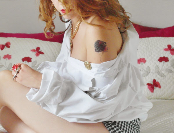 Dama Con Diadema Tatuaje