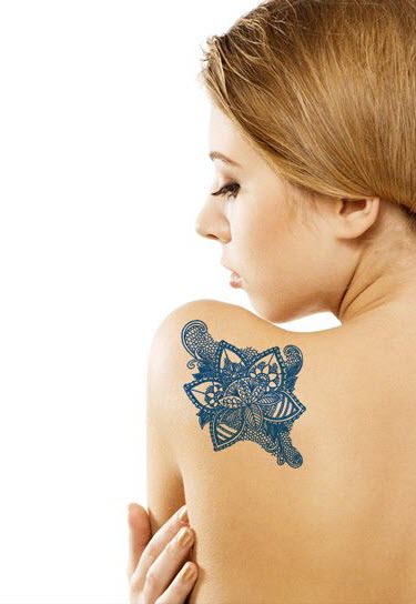 Tatuaje De Flor Azul De Delft