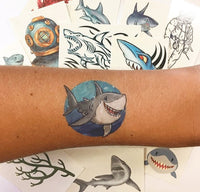 Feliz Tiburón Tatuaje