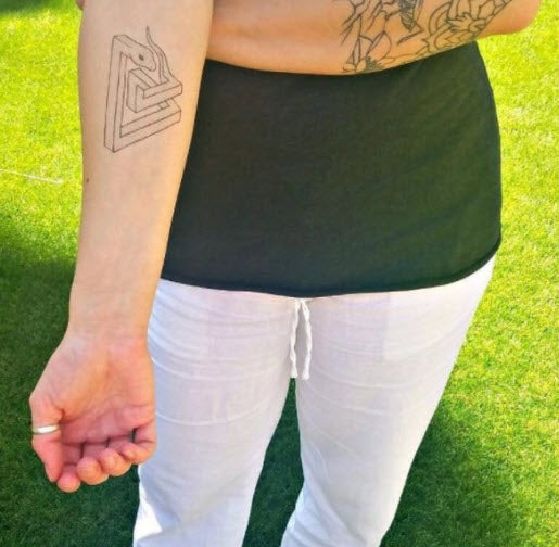 Tatuagem de Cobra Geométrica