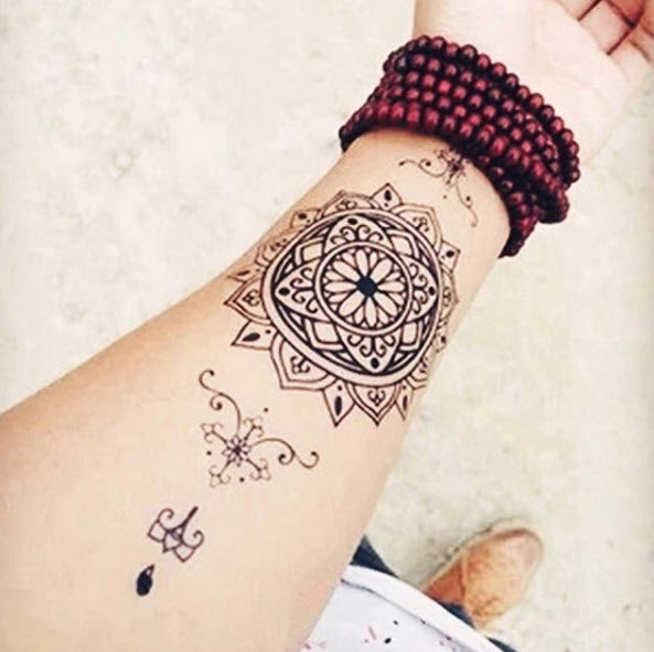 Tatuaggio Manica Mandala Henné