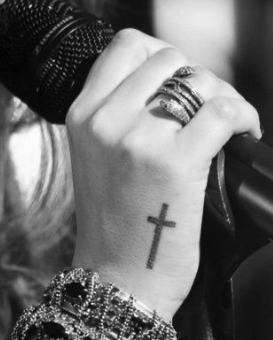 Cool Kreuz Tattoo