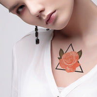 Tatuaggio Rosa Corallo Con Triangolo