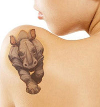 Tatuaggio Di Rinoceronte Che Corre