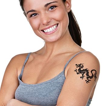 Wandelende Zwarte Draak Tattoo