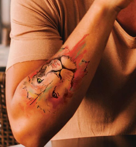 Faccia di Leone Acquerello Manica Tatuaggio Temporaneo