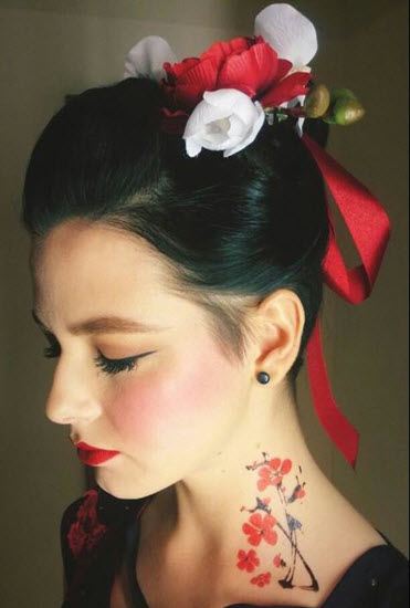 Tatuagem Flores Vermelhas em Águarelas