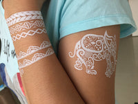 Tatuaje De Henna Floral De Encaje Blanco
