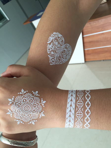 Corazones y Alas De Encaje Blanco Tatuaje